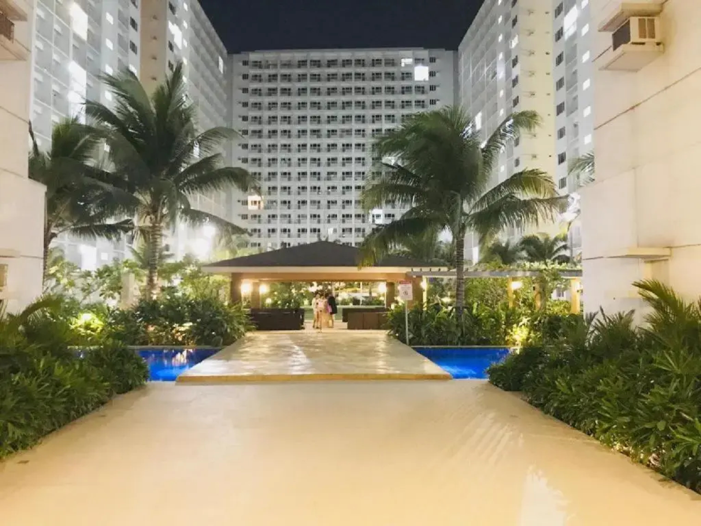 Sithonia Suite, Shore Residences Tower C near MOA