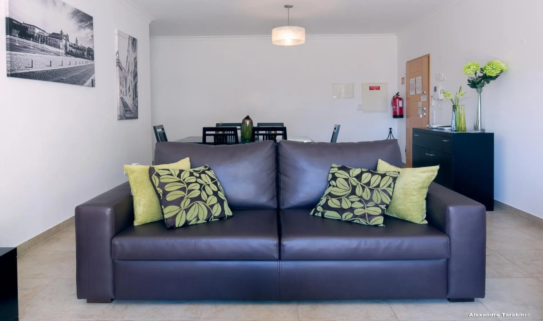 C04 - Pool View 3 Bed Apartment