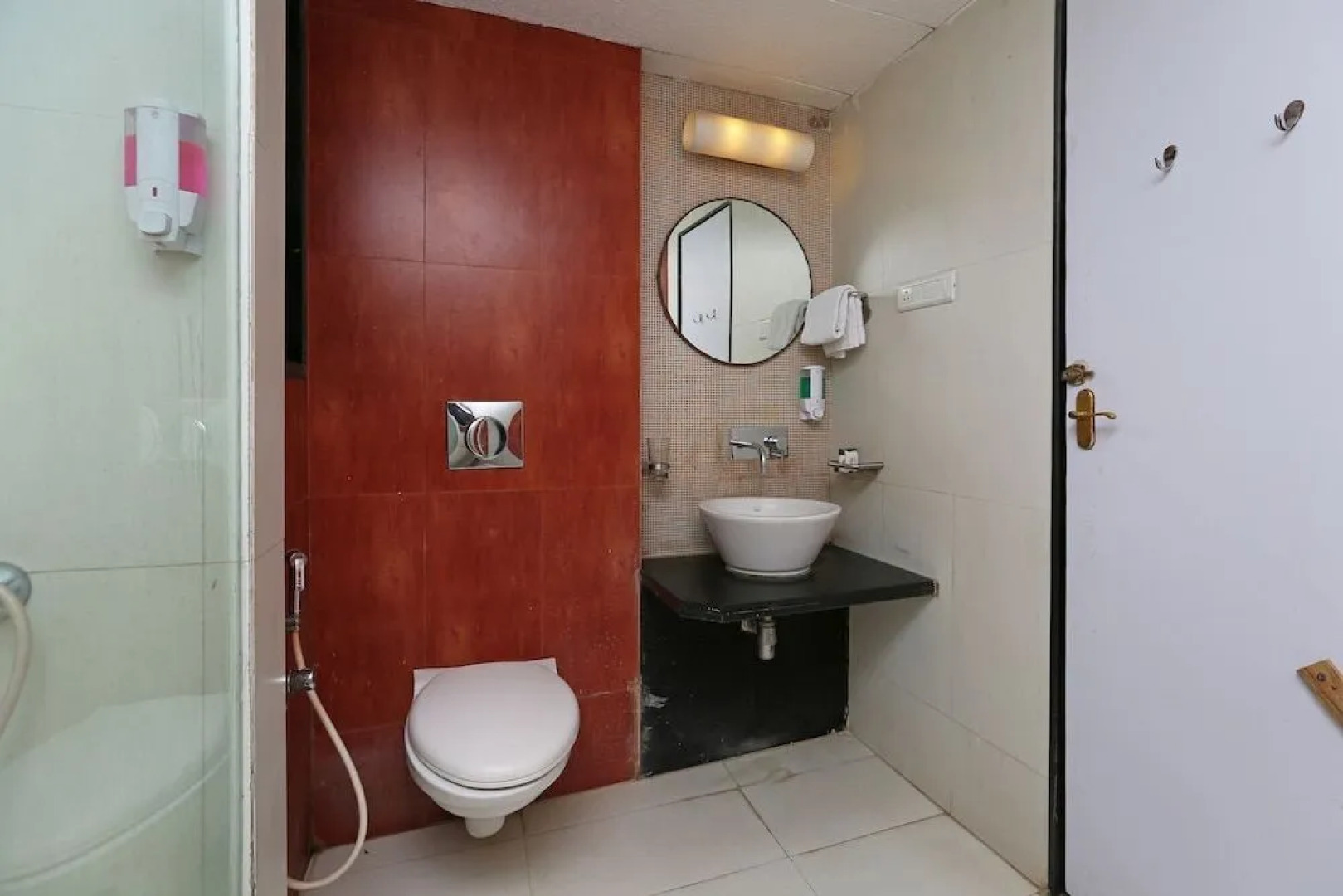 OYO 8600 Hotel Deepali Executive