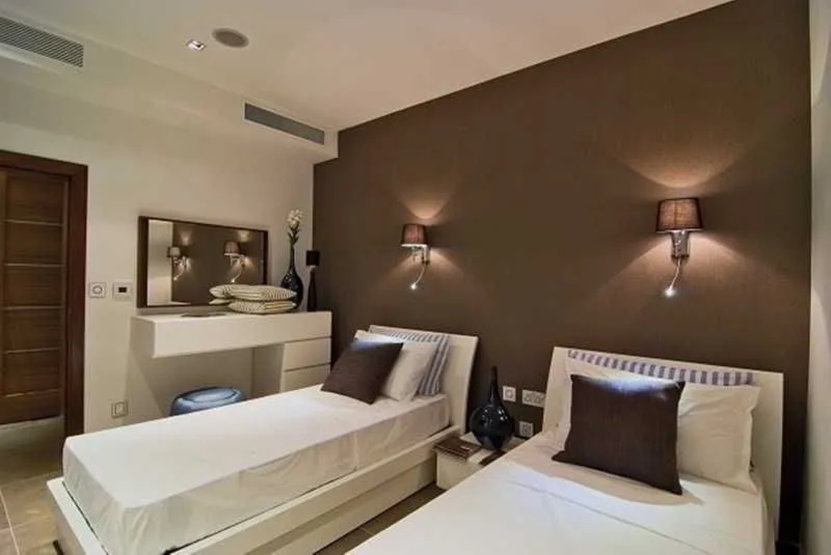 Hillock Residence Apartments