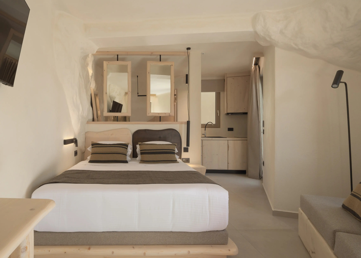 Manili Boutique Suites & Villas