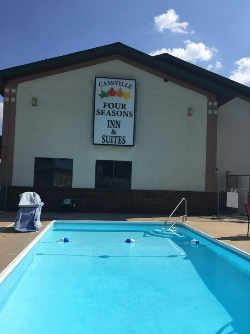 Americas Best Value Inn and Suites Cassville/Roaring River