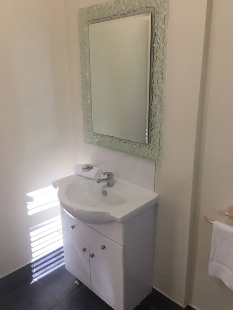 Aussie Hotel & Motel