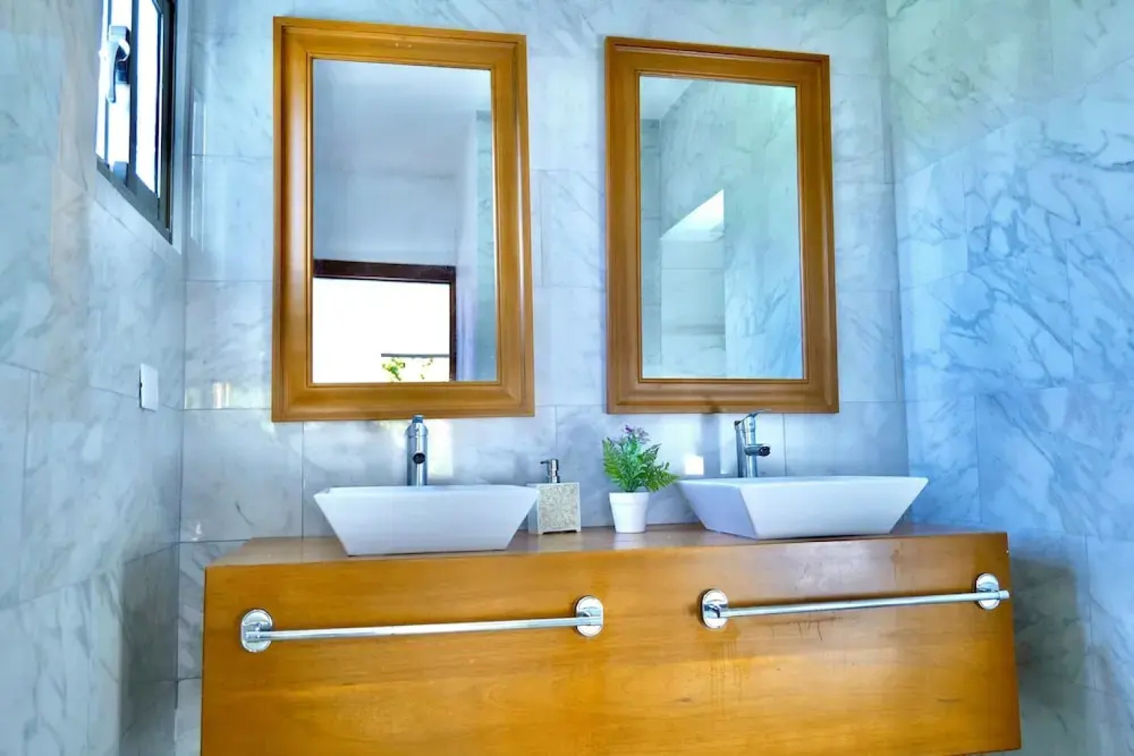 Villa Pravda Guerra 4BR 6BDS 12PAX