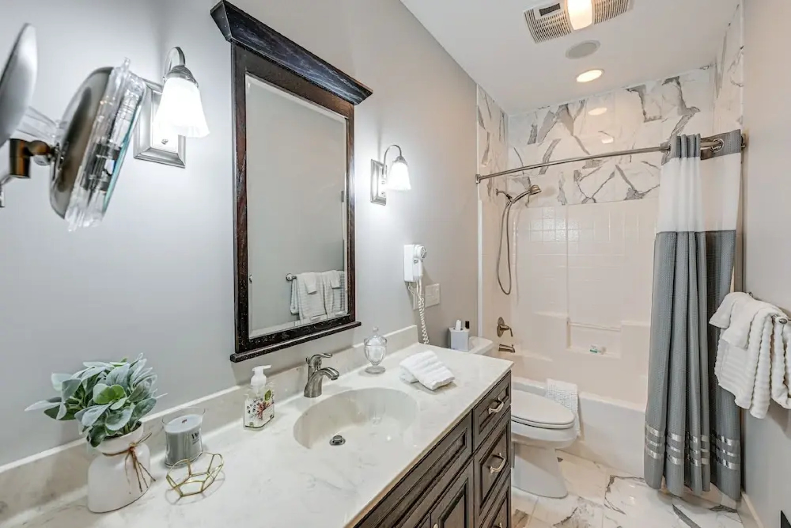 Mountain-view Georgia Cabin w/ 2 Decks