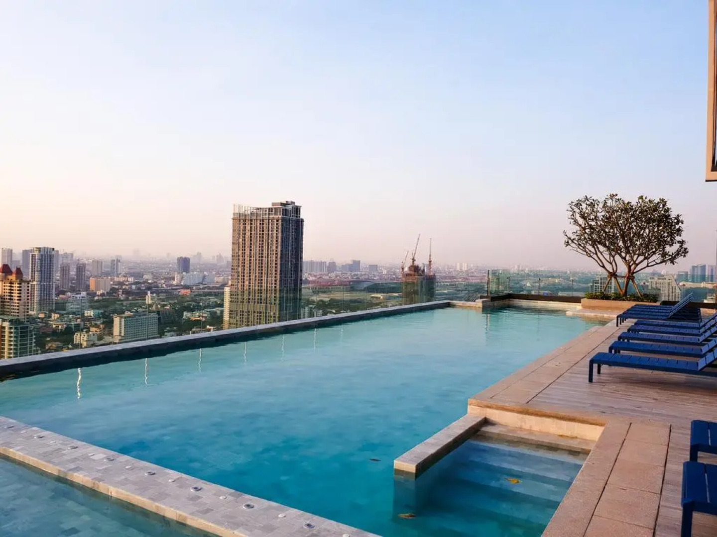 Отель The Quarter Ari by UHG