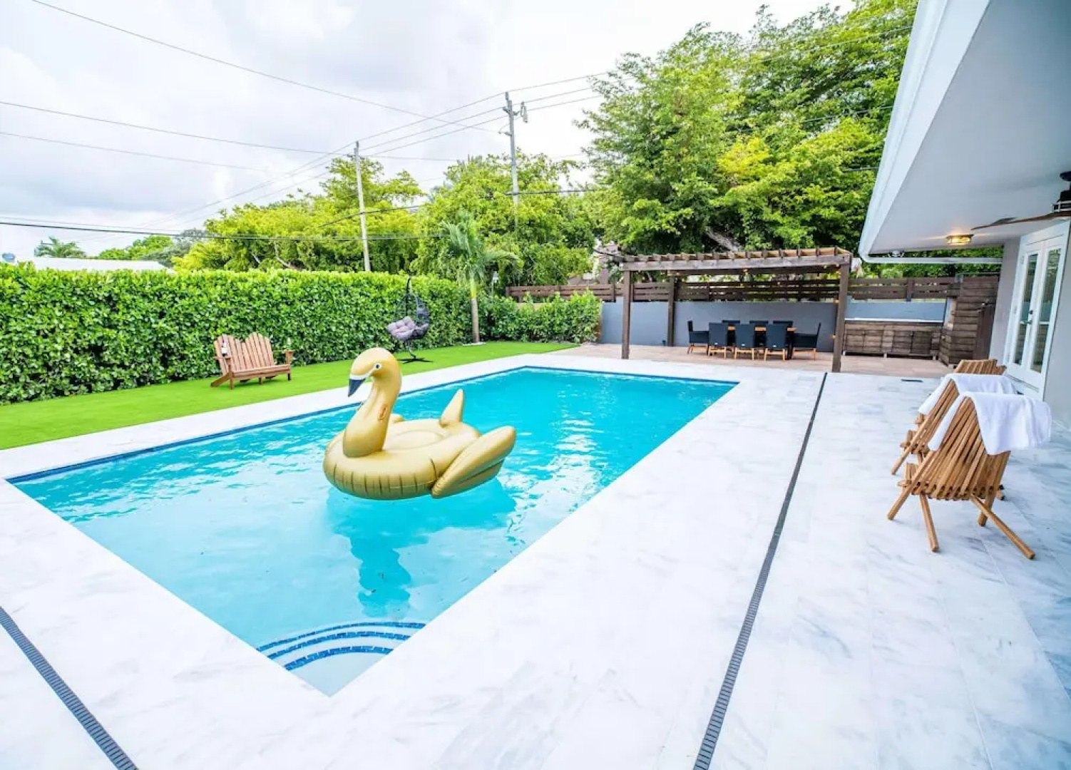 Joyfull Villa Crazy Bkyd w Pool Arg Grill Mini Golf, North Miami Beach