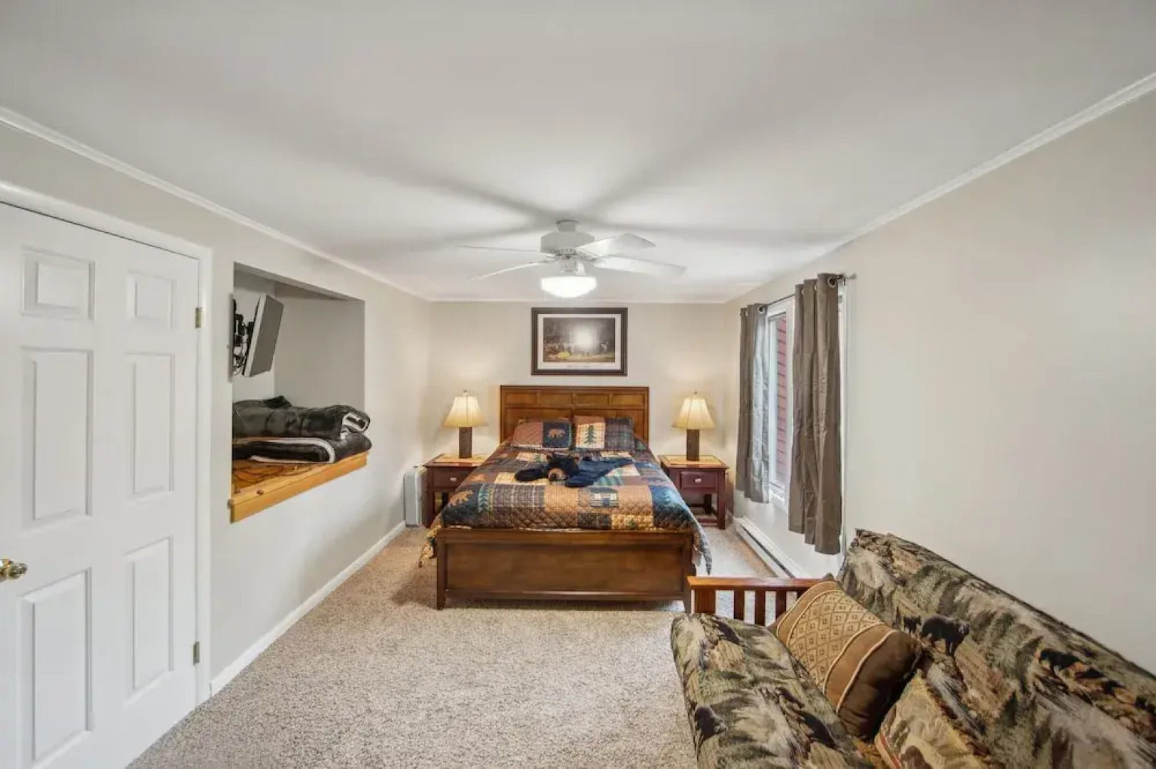 Freebern 18B - Renovated one-of-a-kind with Adirondack style 3 Bedroom Townhouse by The Summit at Gore Mountain