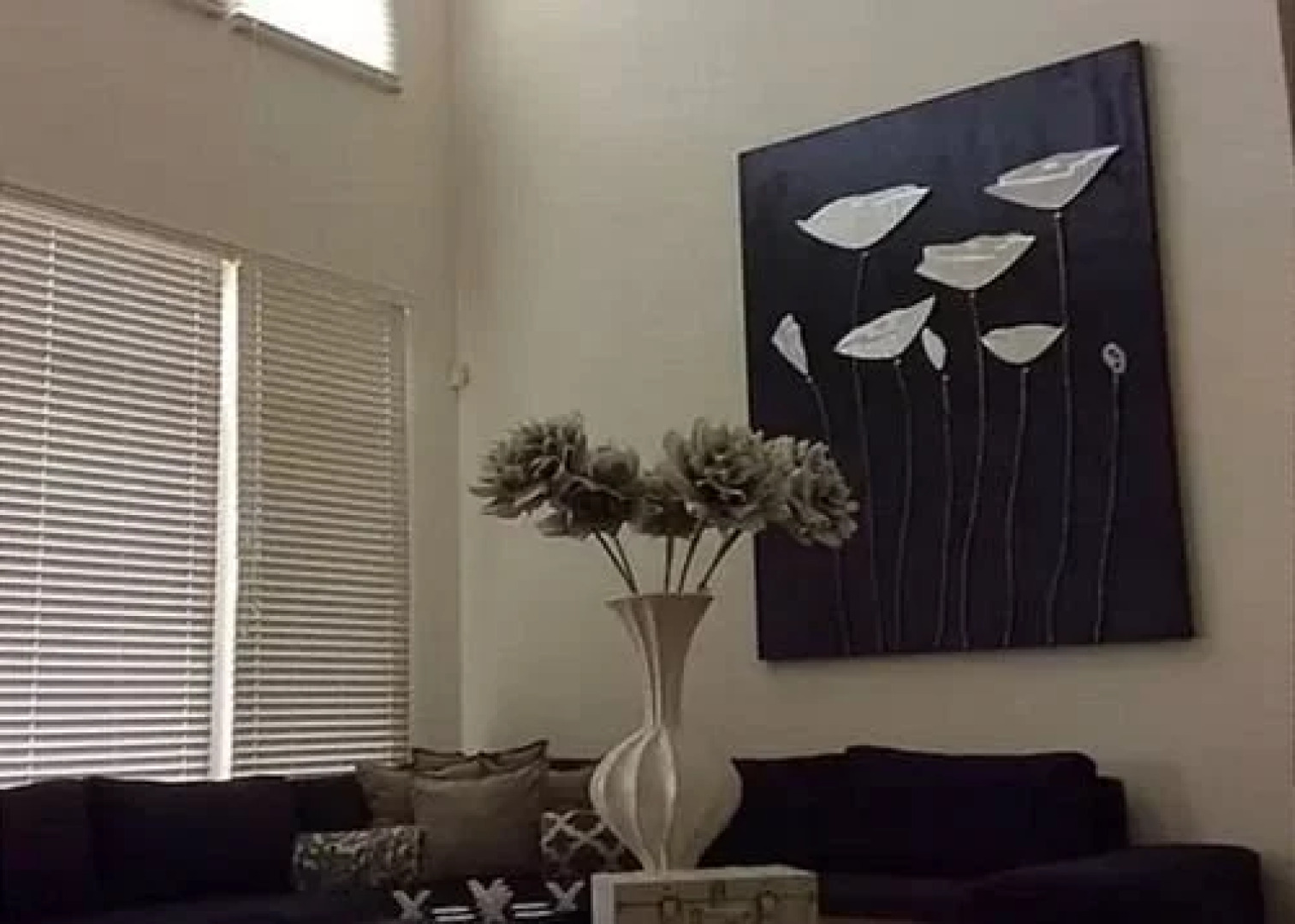 MDR Loft 1 Br condo by RedAwning