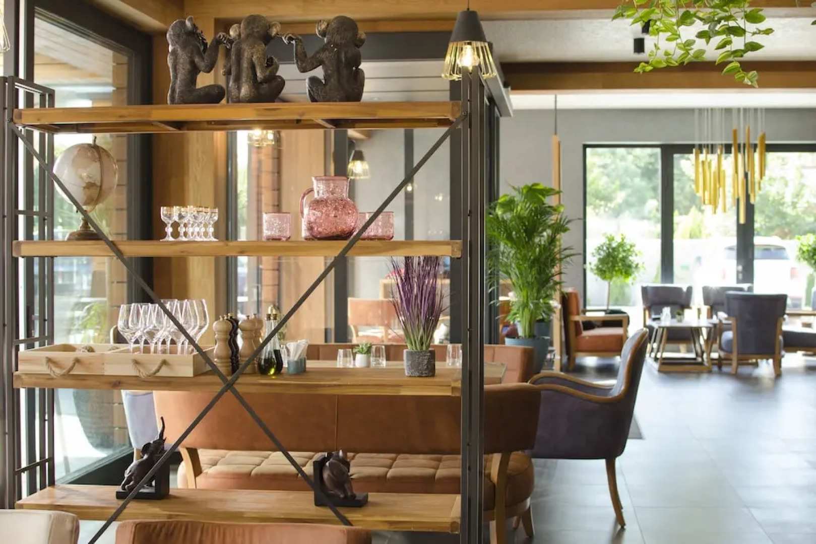 AZZA Hotel & Restaurant