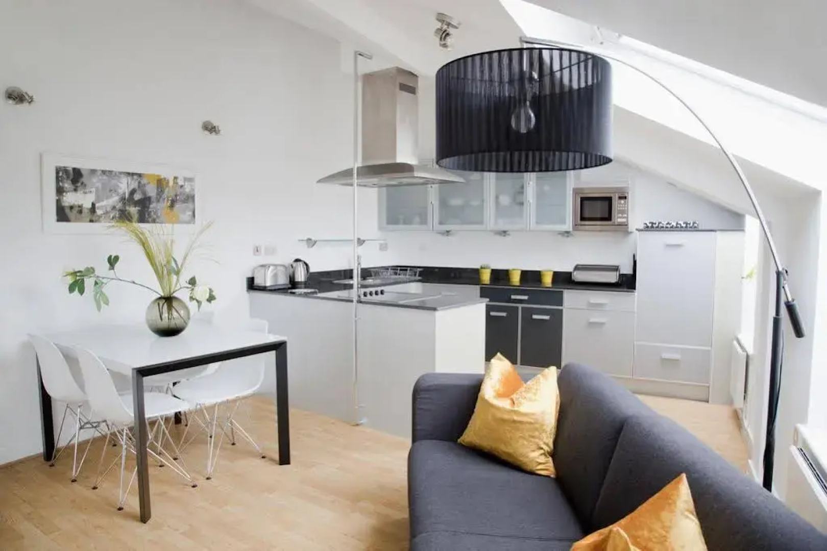 nightspace: Regent House Apartments