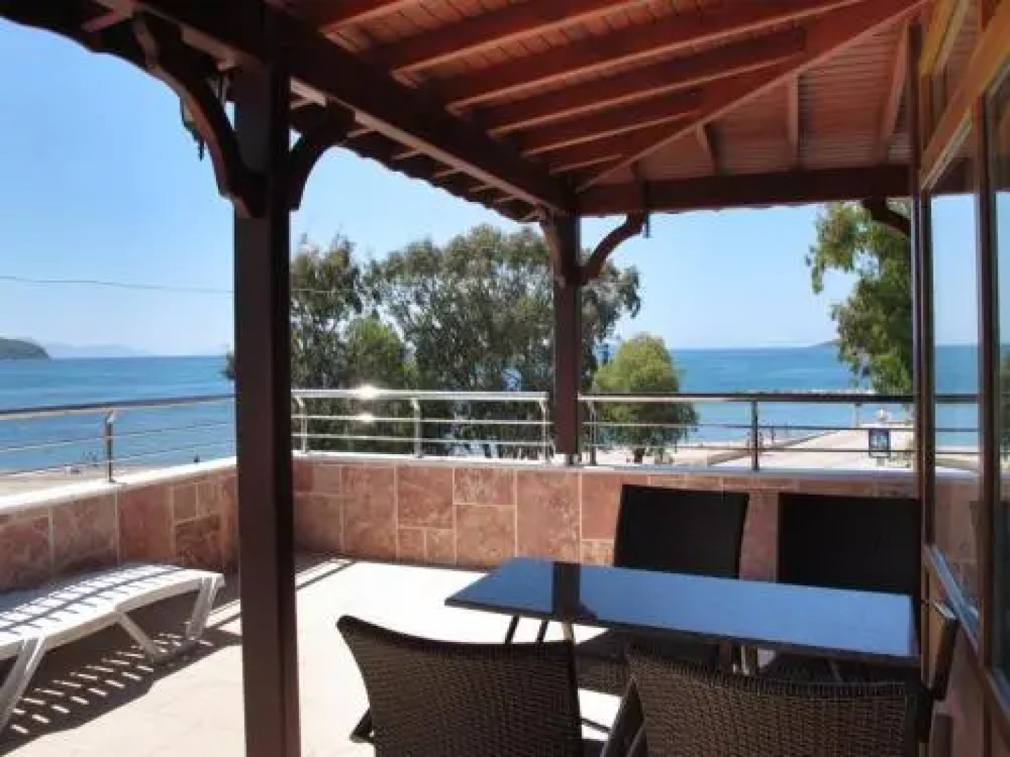 Sunset Beach Apartments