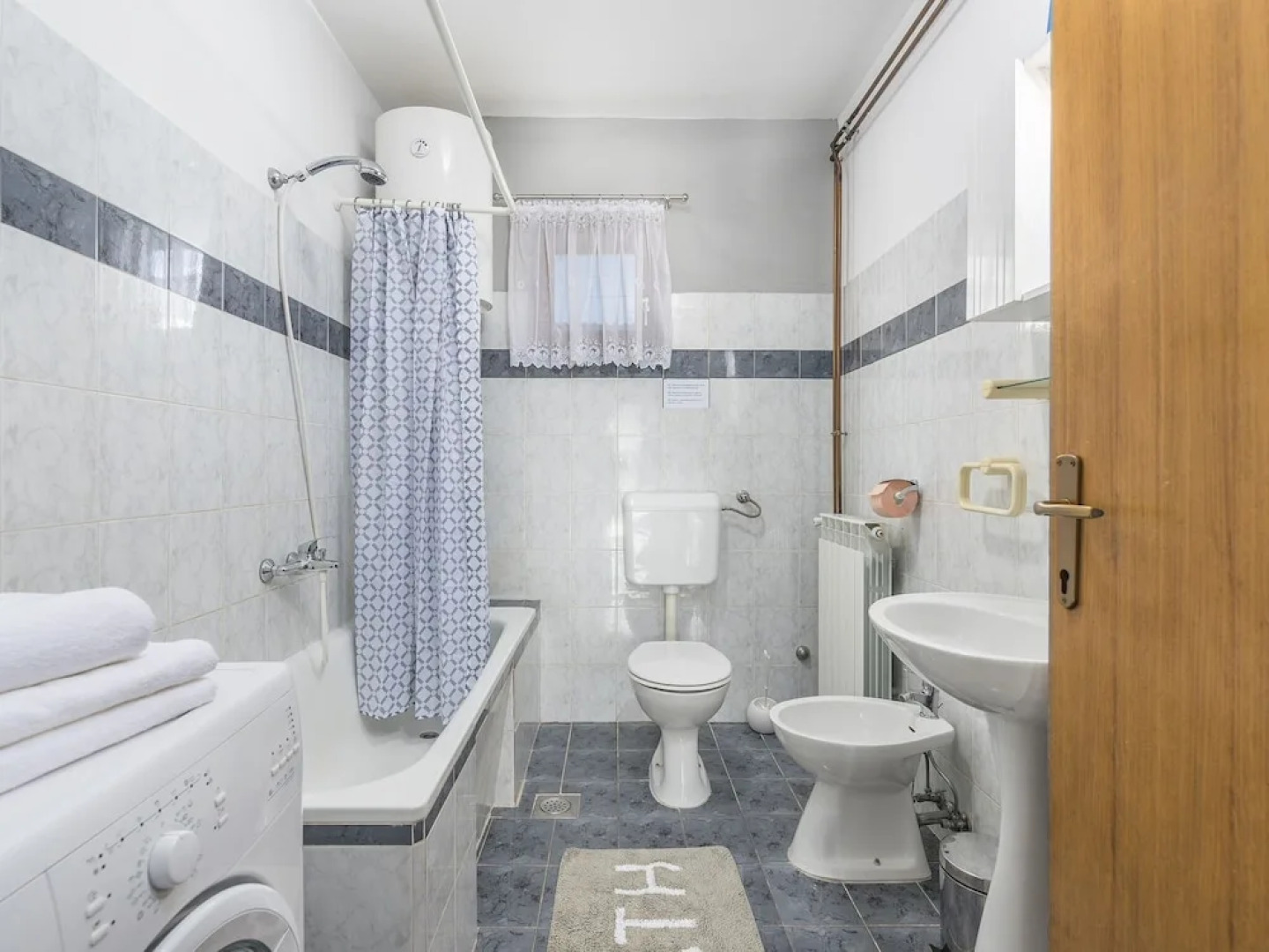 Two Bedrooms Ground Floor Apartment With Private Pool and Garden Near Pula