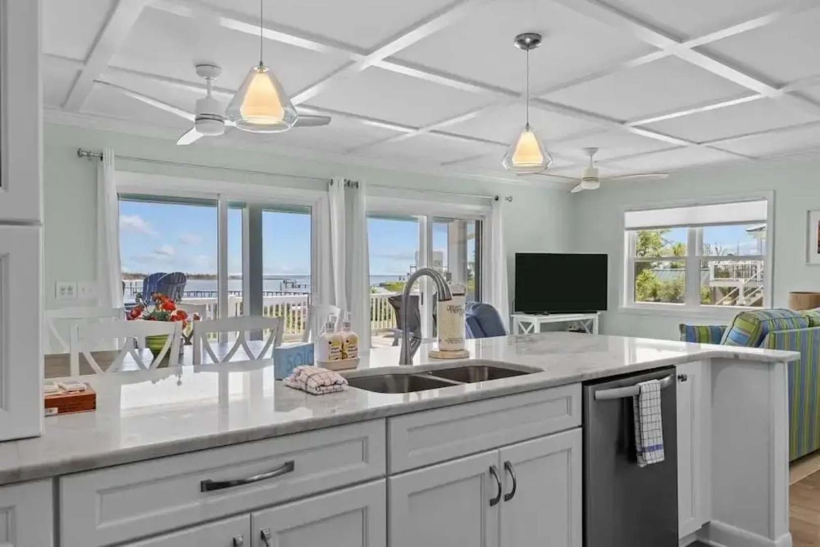 Sunrise Sound Cottage 3 Bedroom Home by RedAwning