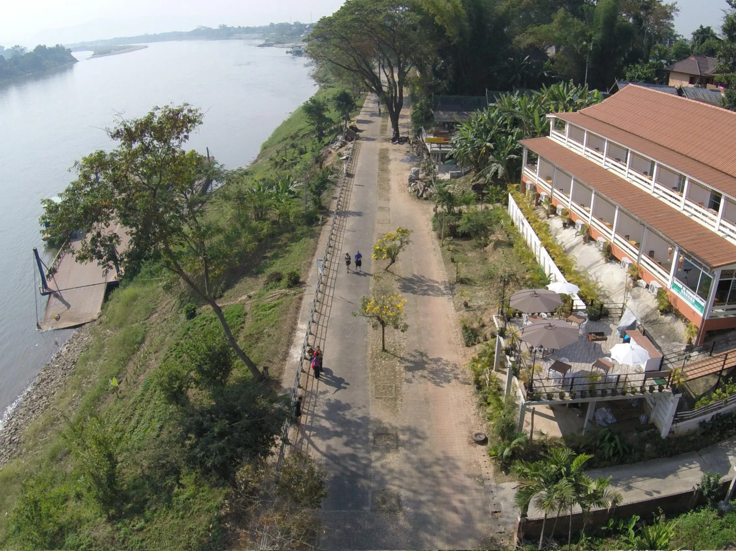 Day Waterfront Hotel