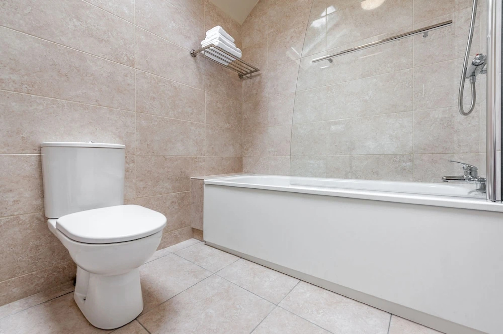 Woodenbridge Hotel & Lodge