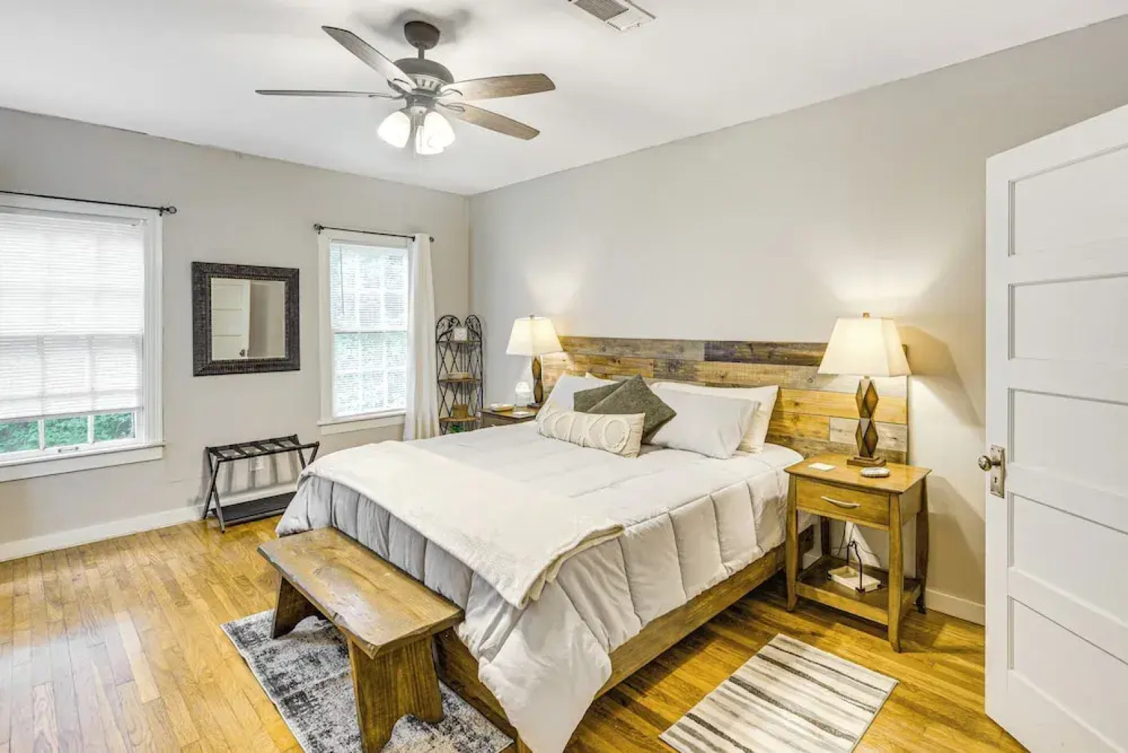 Lumberjack Hideaway Near Campus in Nacogdoches!