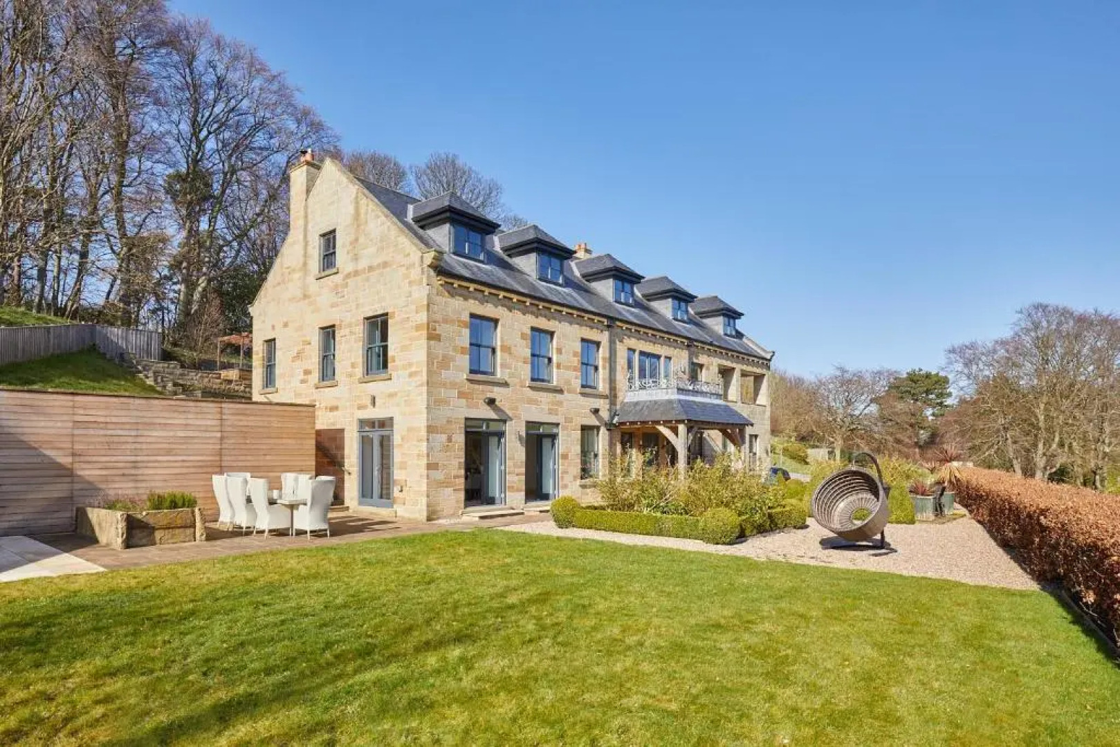 Host Stay The Lakehouse