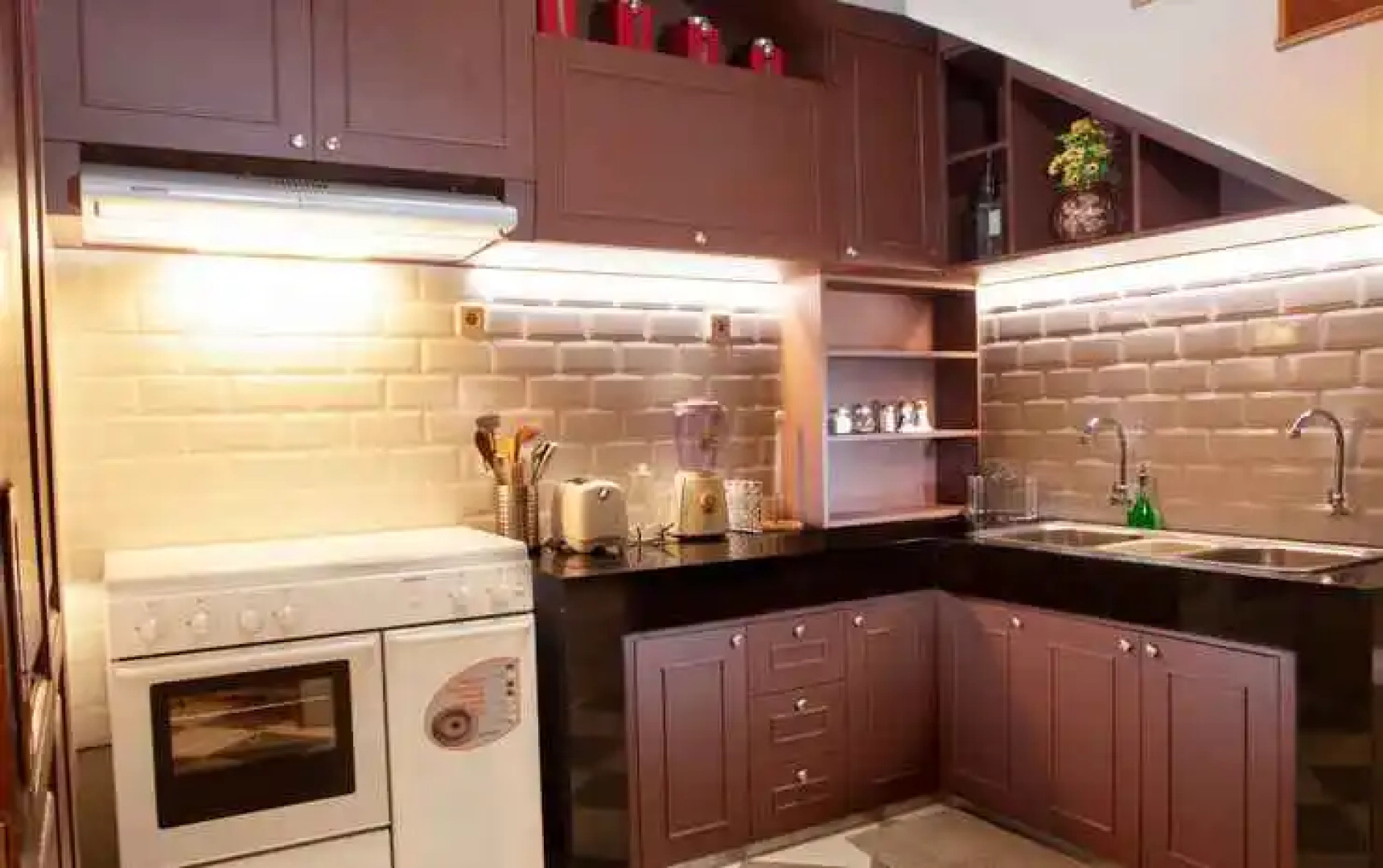 Hening Pool Residence