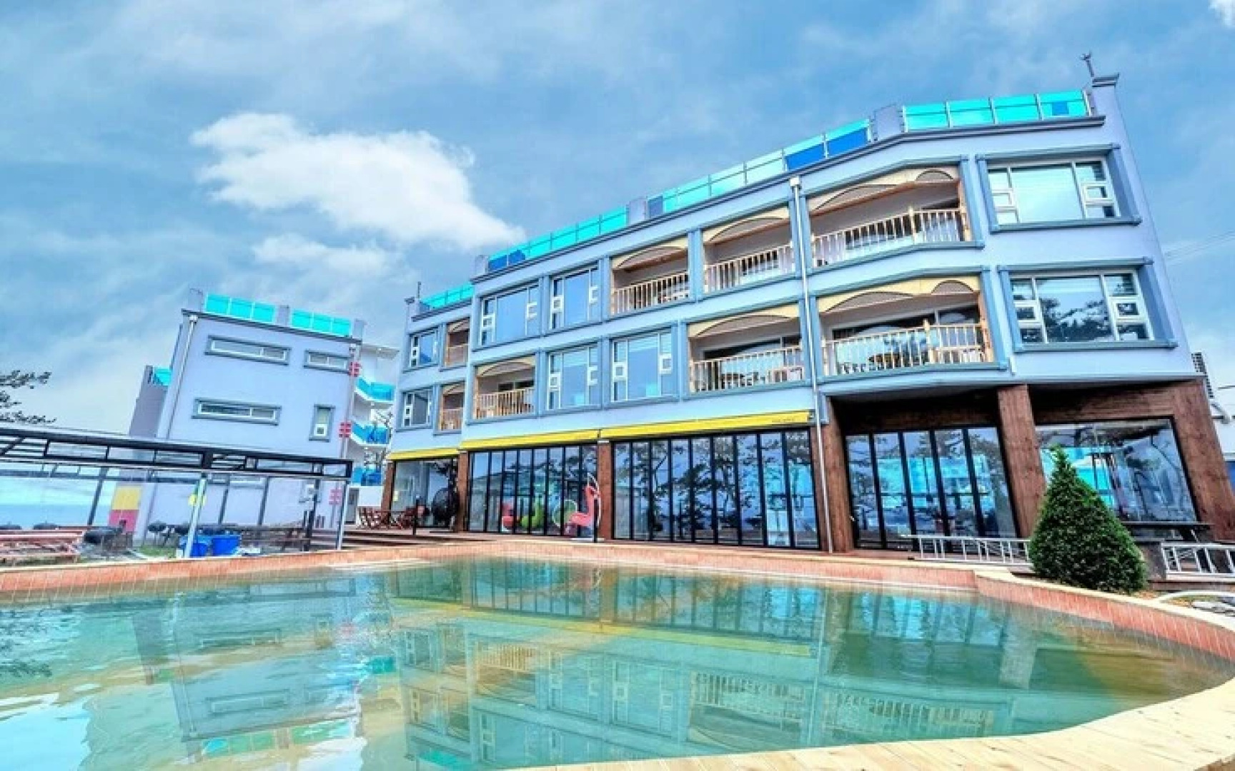 Pinewave Sea & Spa Pension