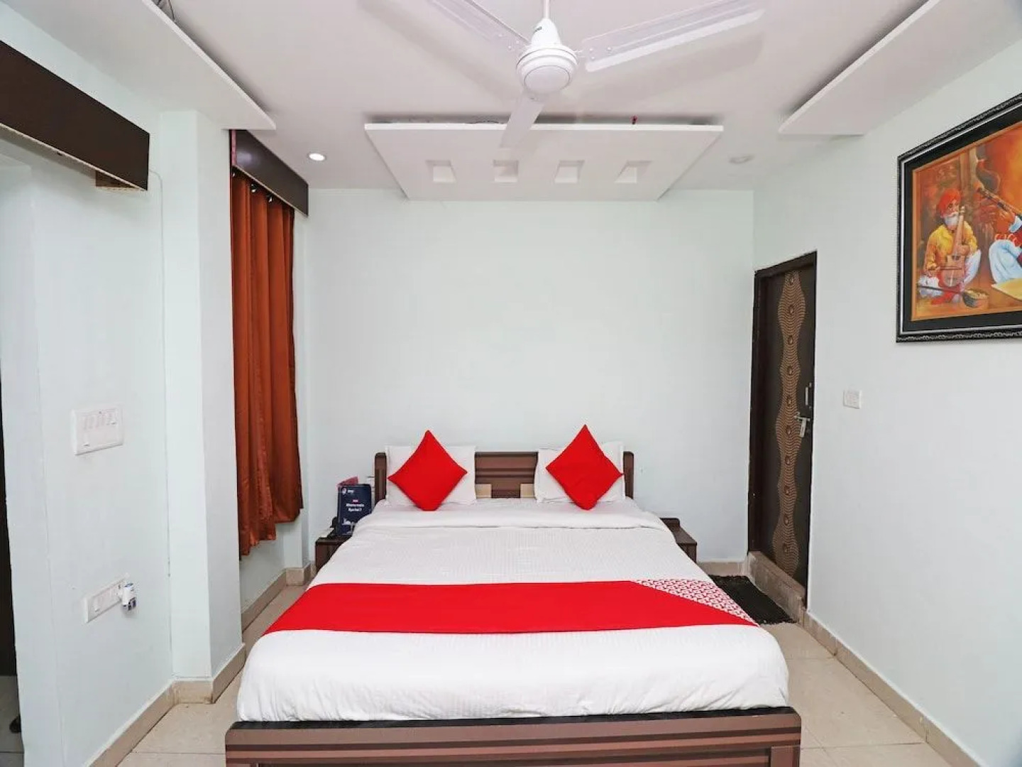 OYO Flagship 18847 Hotel Space Paradise Inn