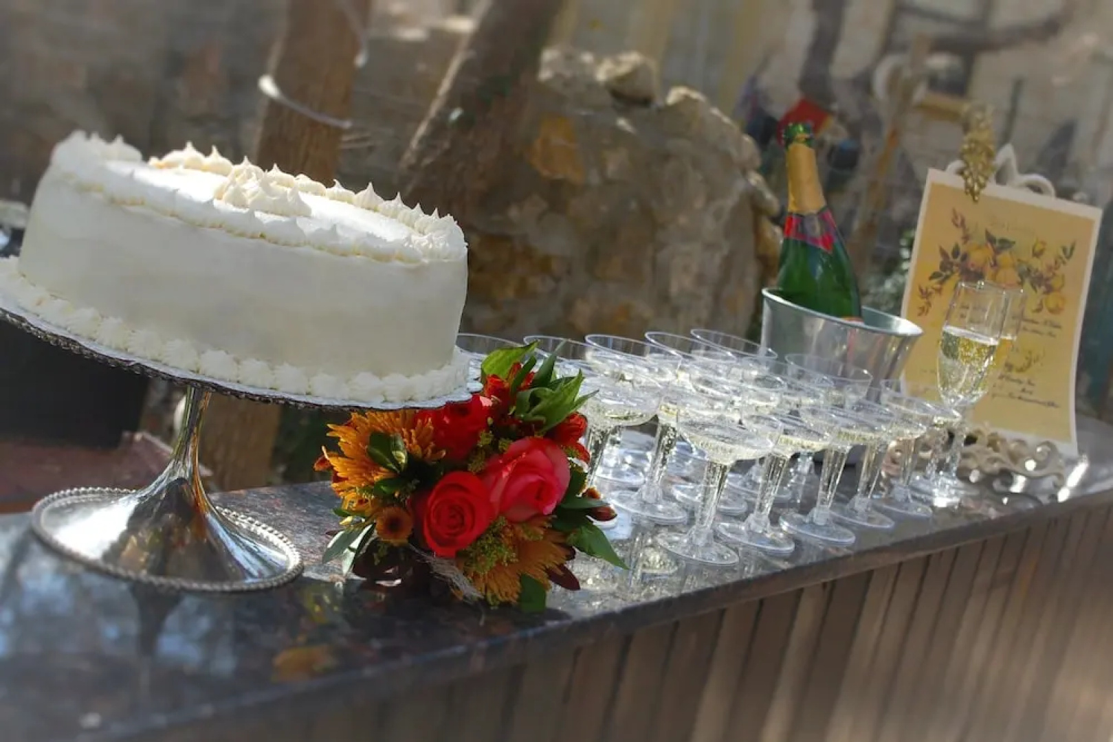Twelve Oaks Hill Country Inn