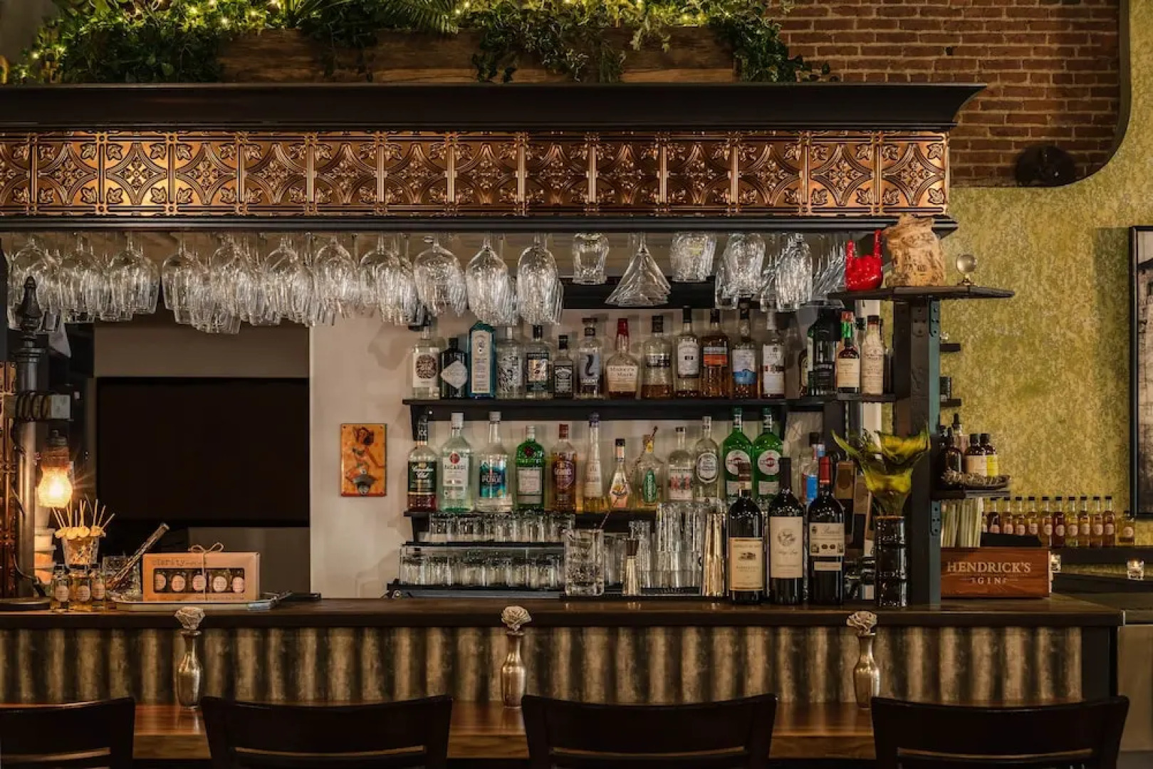 Twisted Lemon Restaurant & Boutique Inn