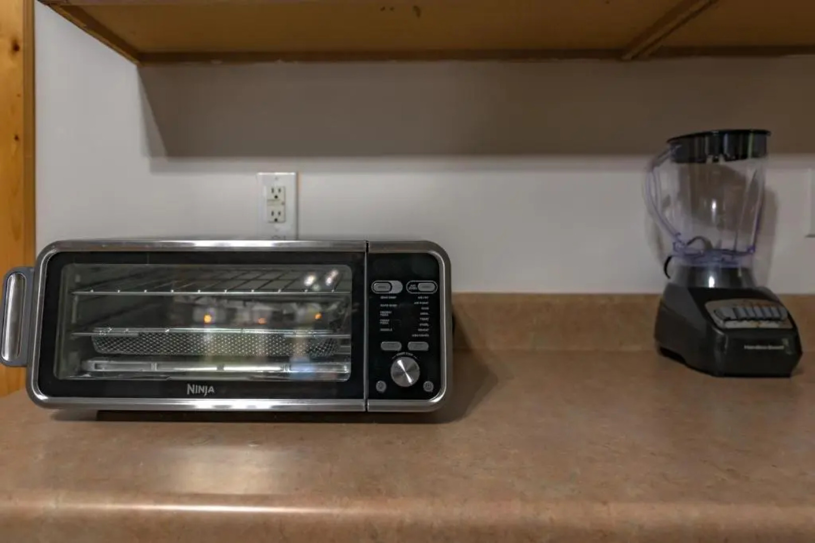 FAMILY FRIENDLY, Hot Tub, Fire pit, Pool Table, 2 Acres