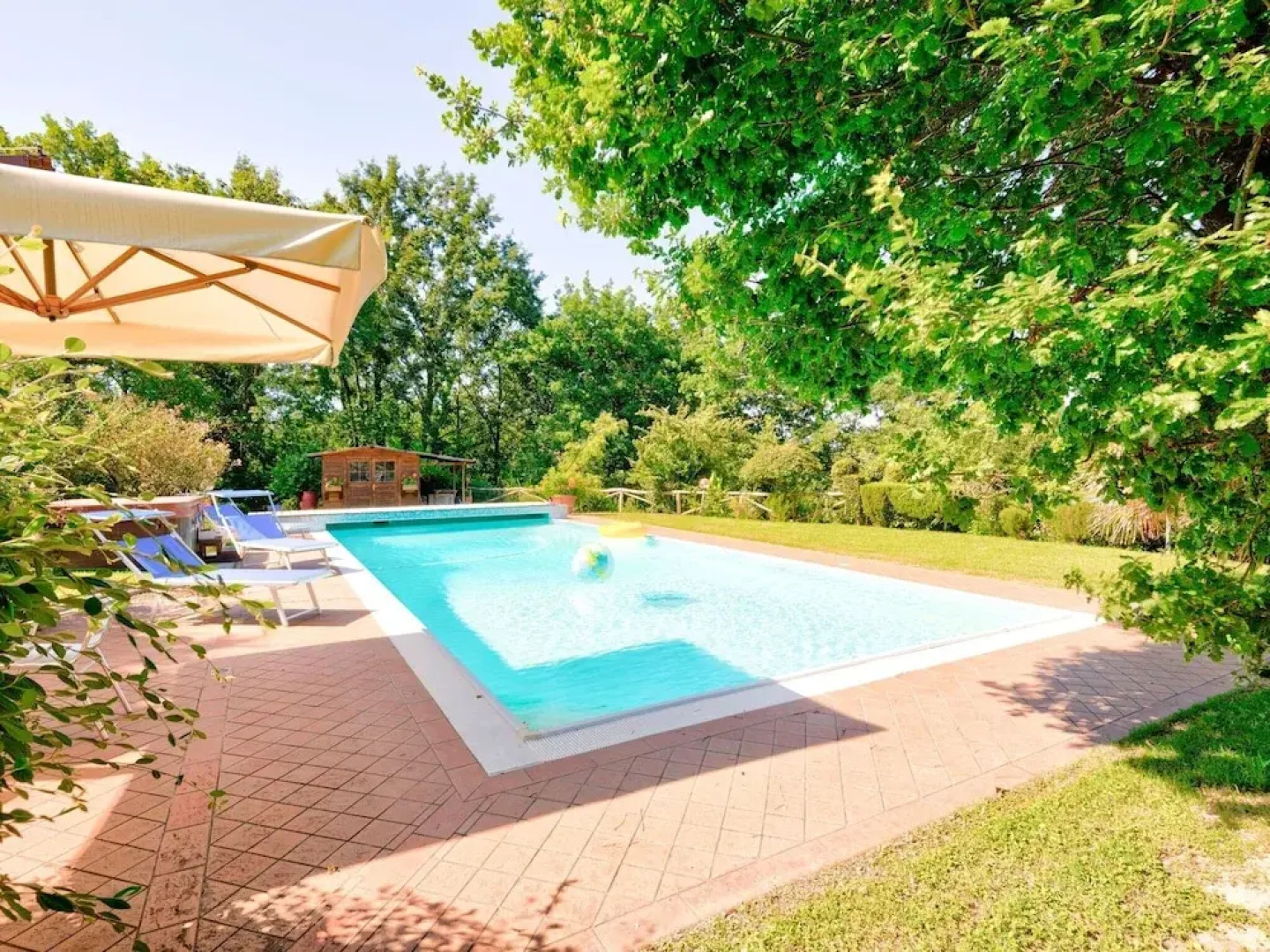 Hilltop Holiday Home in San Miniato with Hot Tub