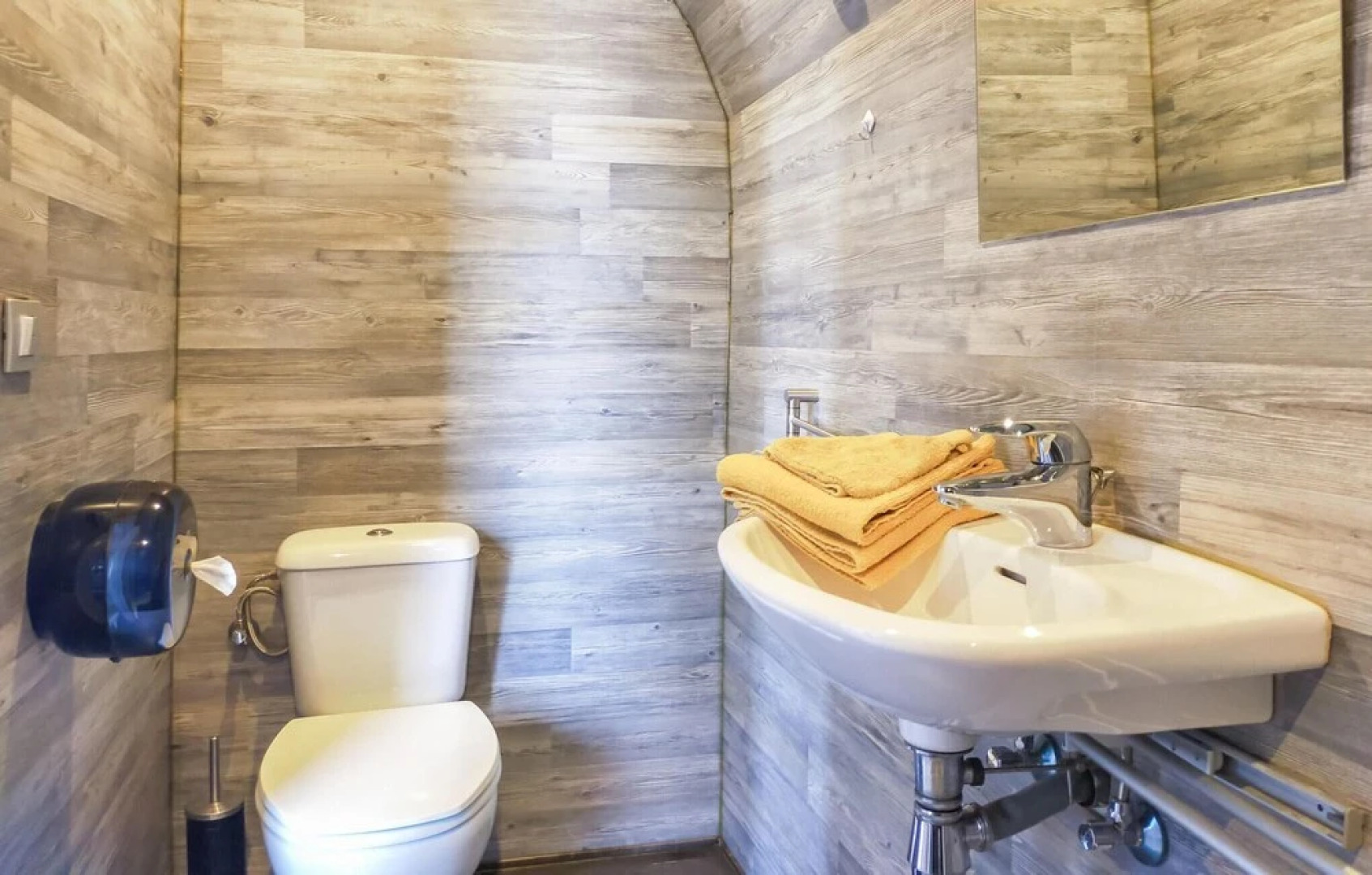 Stunning Home in Oostende With 4 Bedrooms