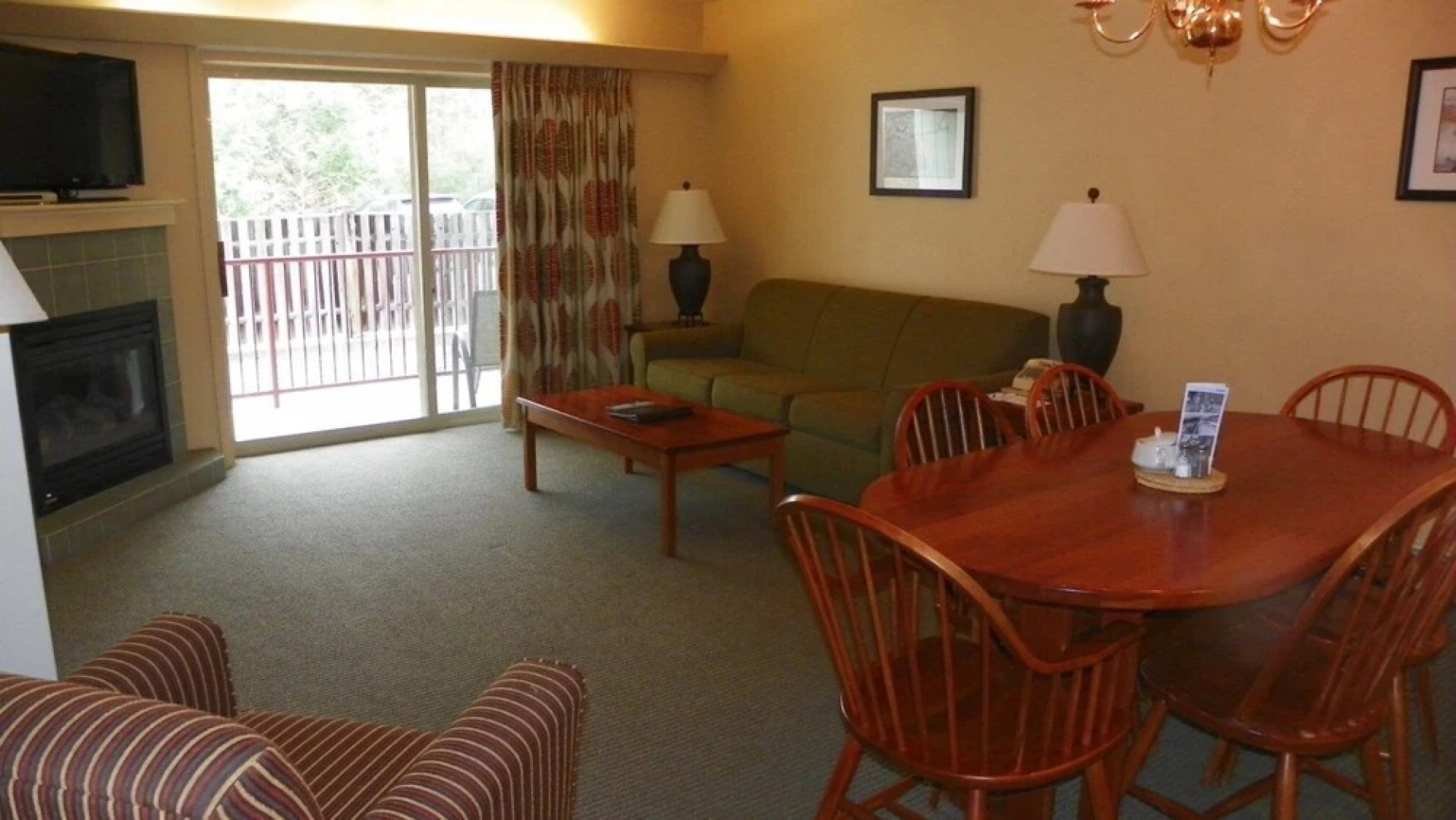 Spend Your Holidays at This 2 Bedroom Pollard Brook Resort Condo in the White Mountains of New Hampshire! - PB Dec 20th-27th, 2shw