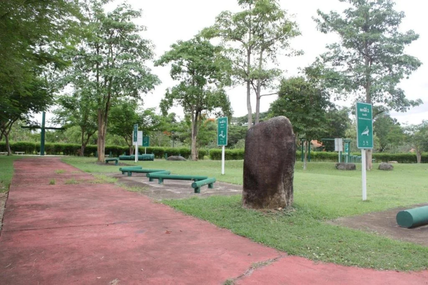 Thai Diamond Land Kaengkrachan