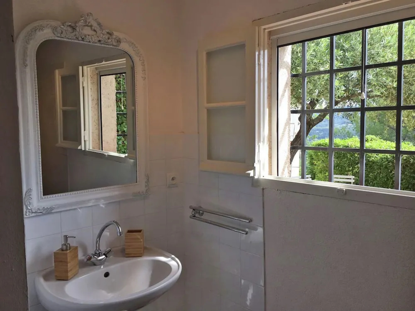 Provençal Villa With Private Swimming Pool, 900 m From the Picturesque Village of Flayosc