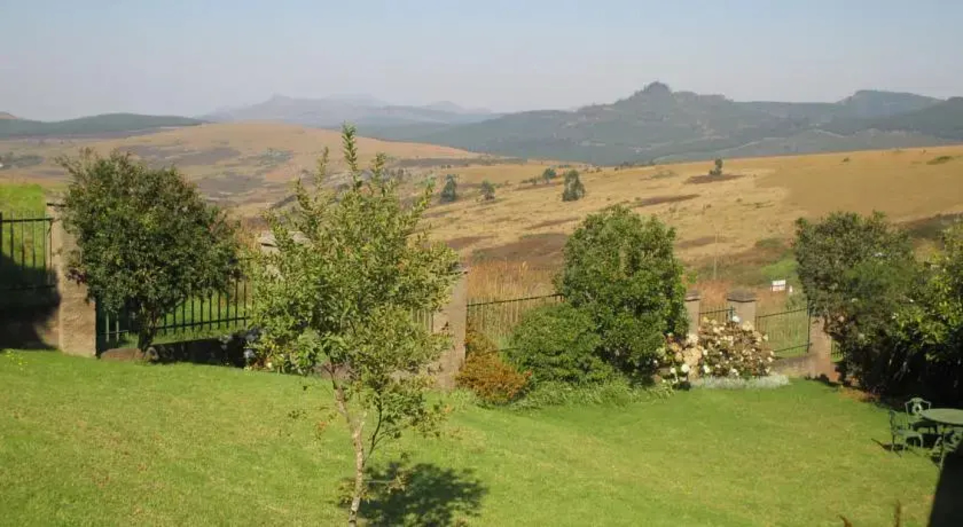 Thaba Tsweni Lodge & Safaris