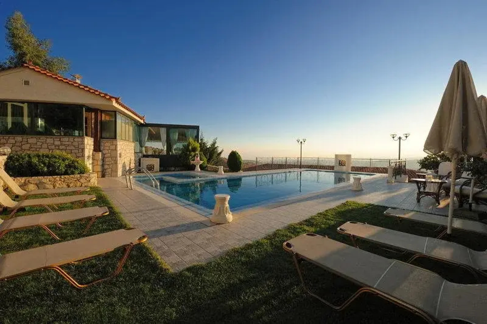 EXPLOR Mansion - Inclusive Experience