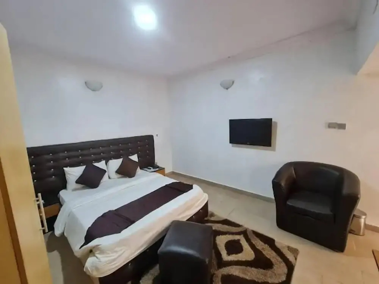 Rolak Hotel and Suites