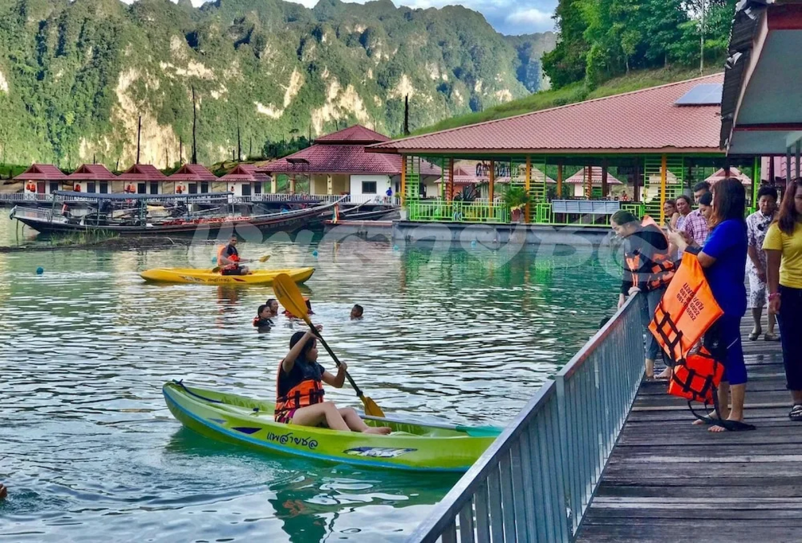 Saichol Floating Resort