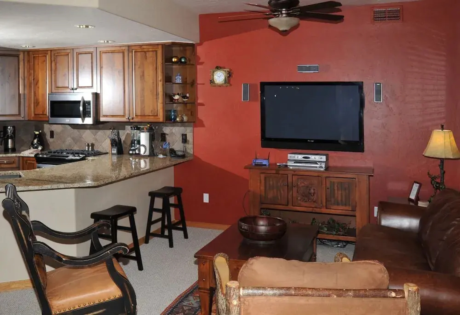 Canyon Run I-101 3 Bedroom Condo by RedAwning