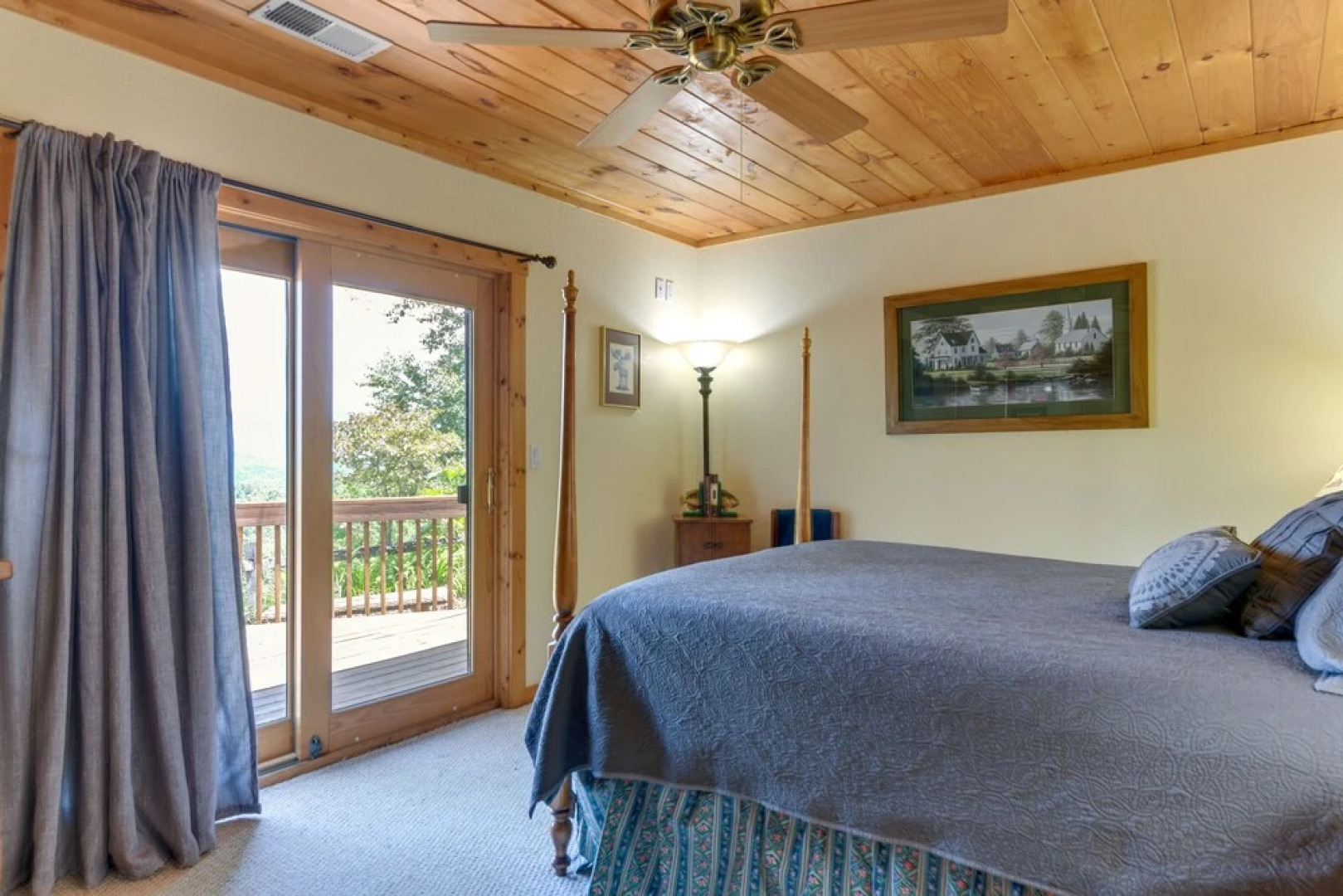 Almond Vacation Rental w/ Mountain Views!