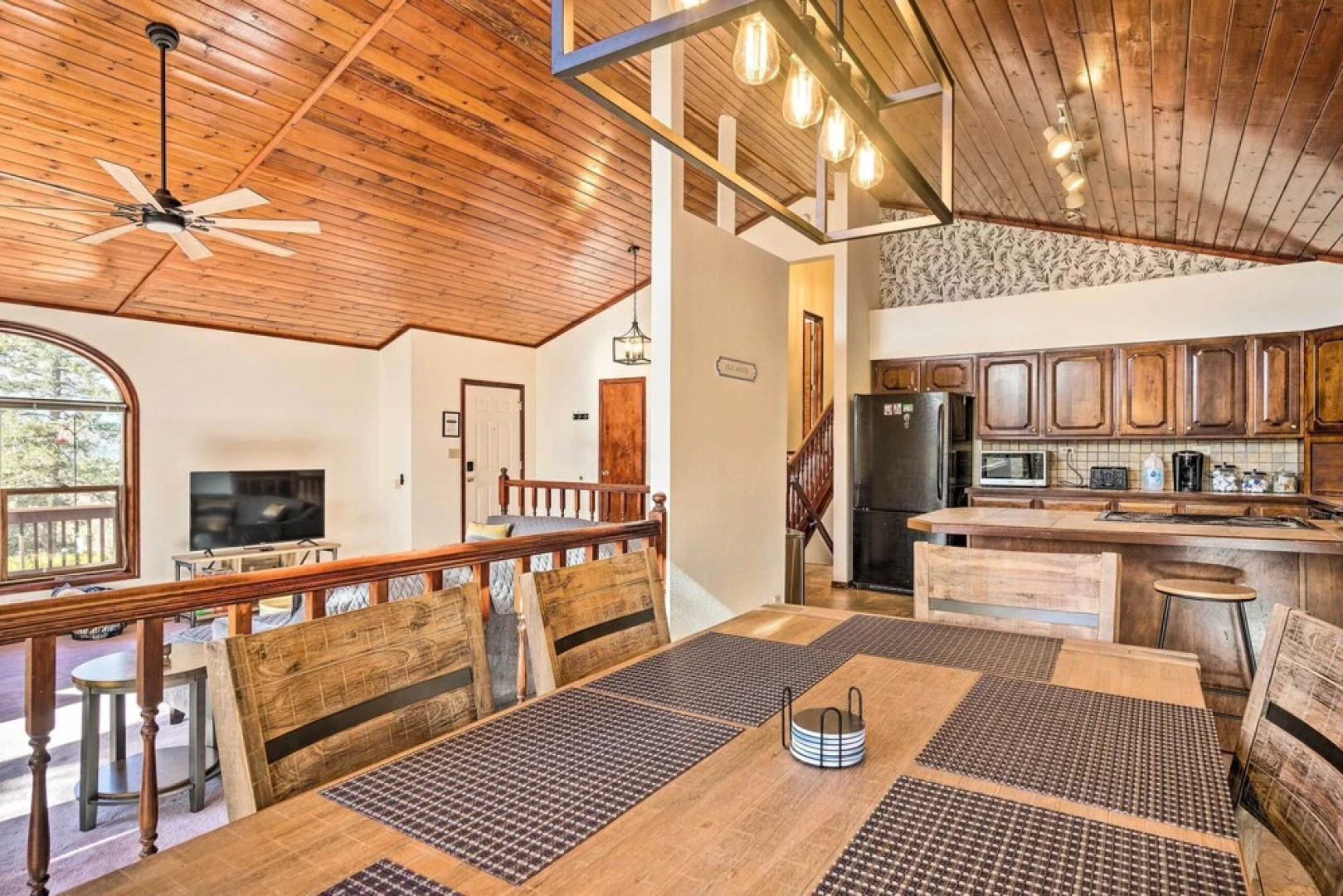 Woodland Park Hideaway w/ Mtn Views & Hot Tub