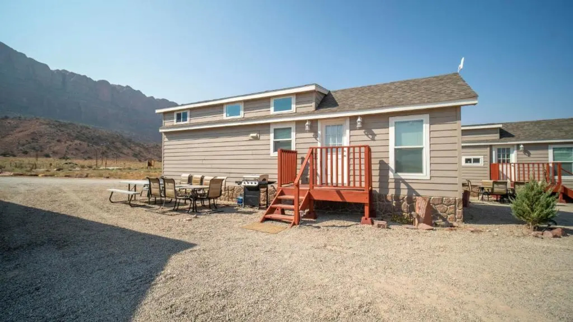 FunStays Glamping Tiny House w Loft Site 7