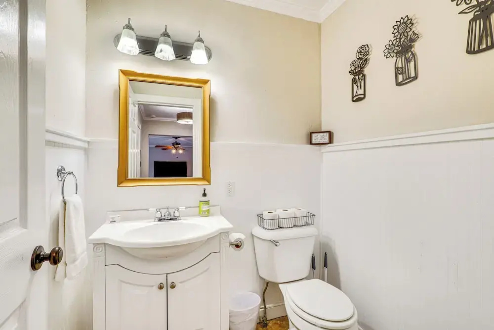 Mtn Views & Fire Pit: Eureka Springs Home