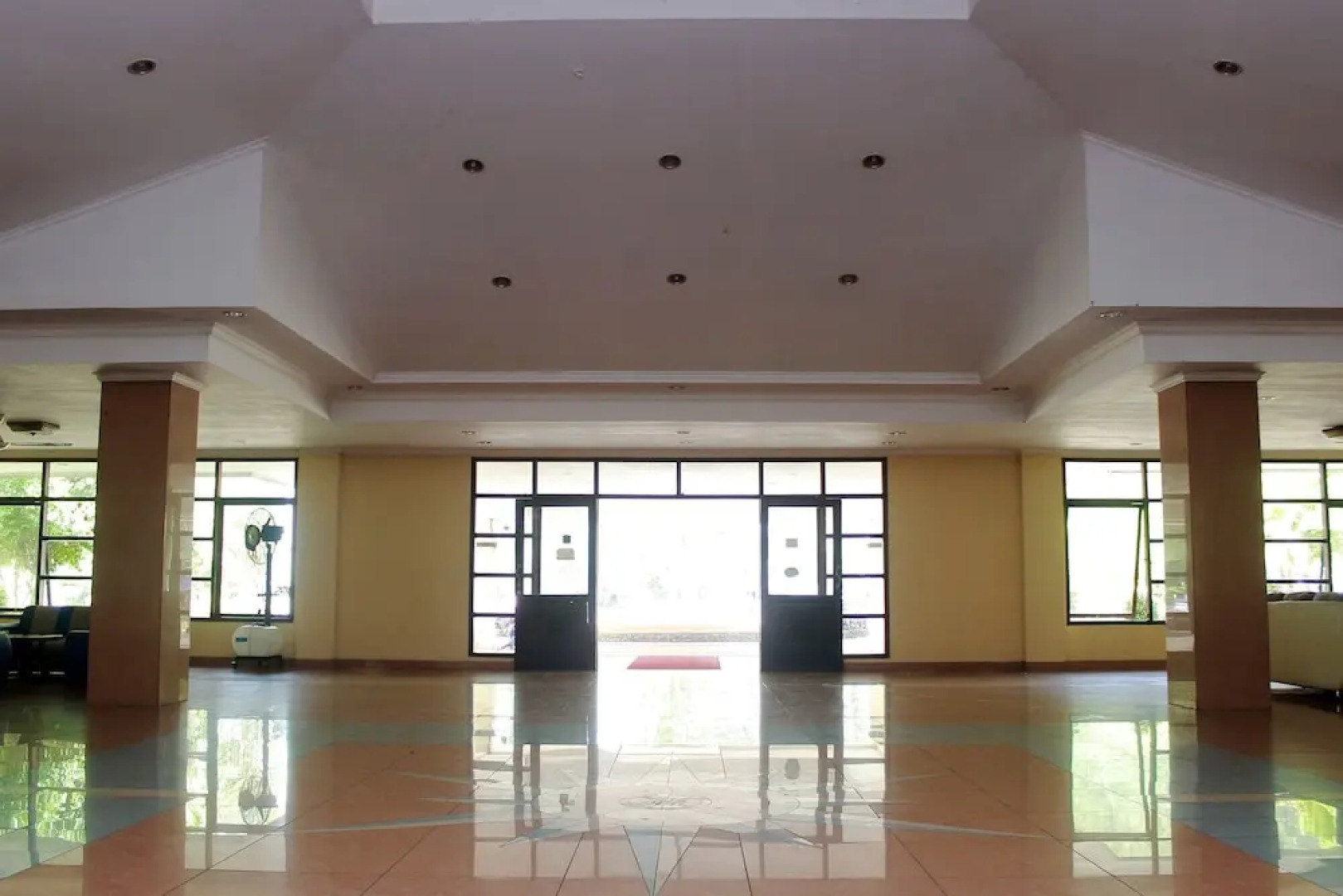 OYO 859 Raffles City Hotel