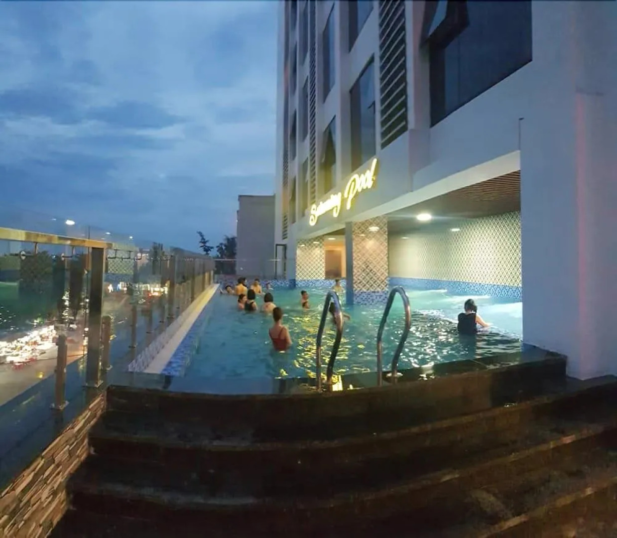 Holiday Cua Lo Hotel