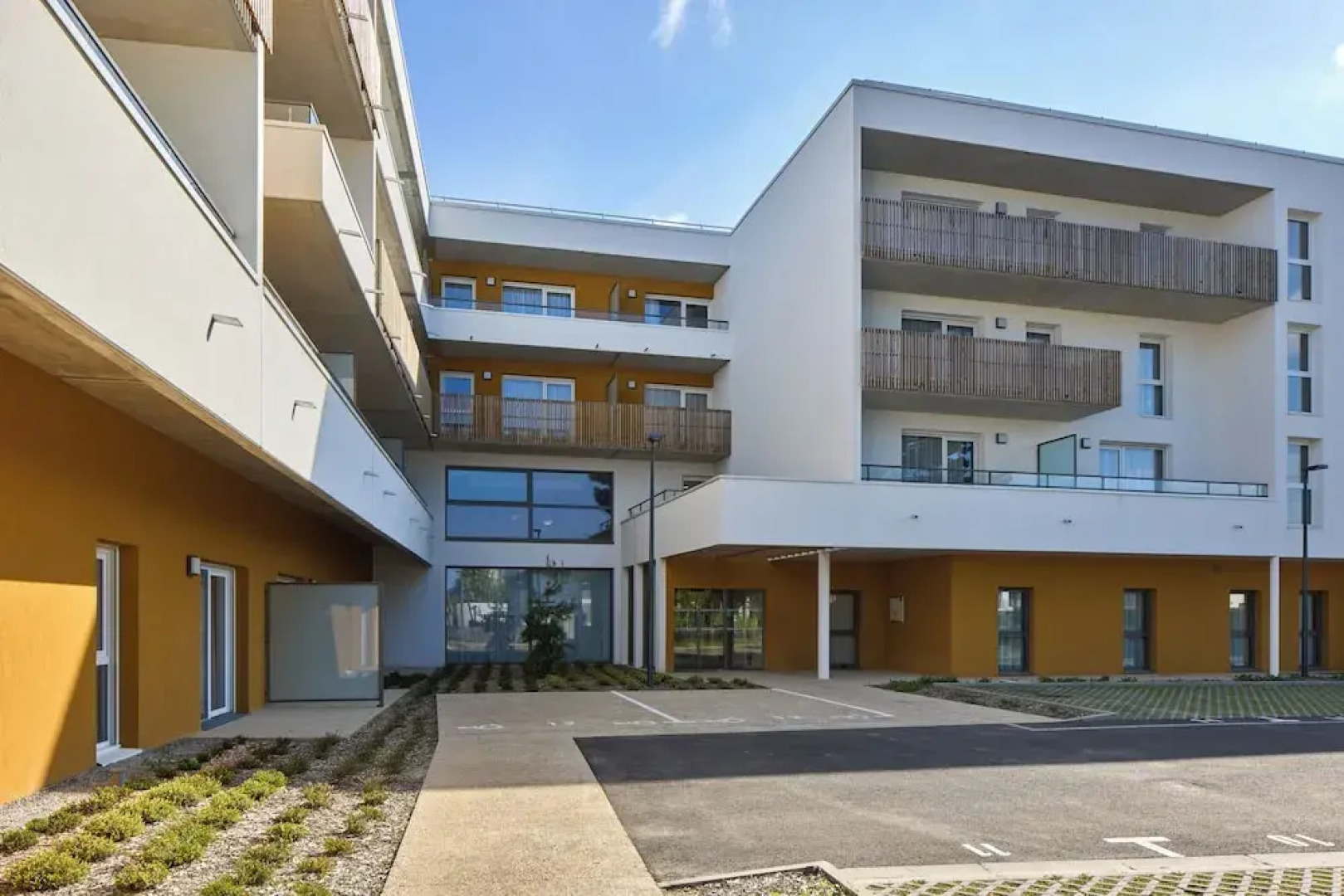 Quality Suites Plerin