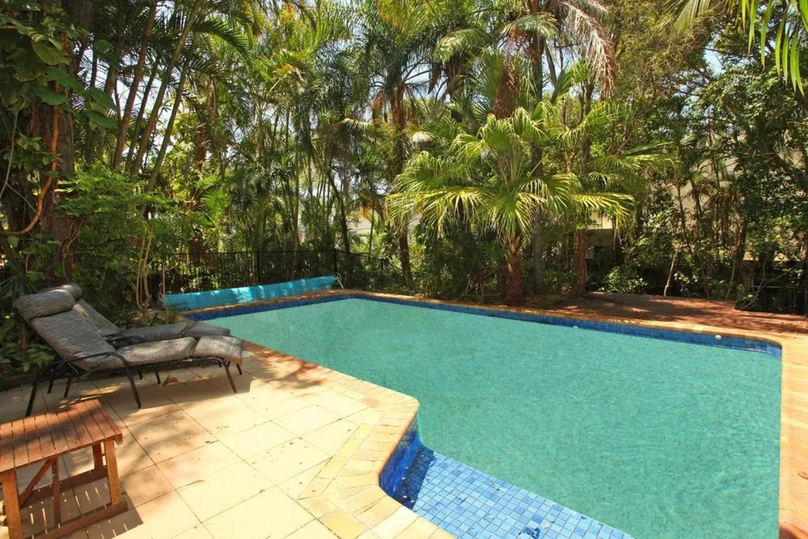 Mayfield 23 Holiday House