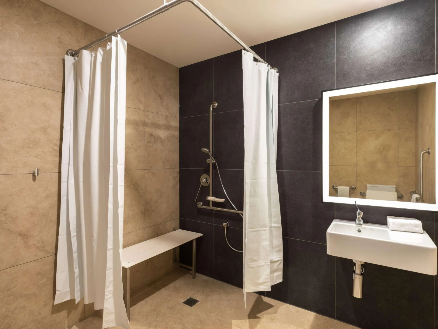 Novotel Devonport