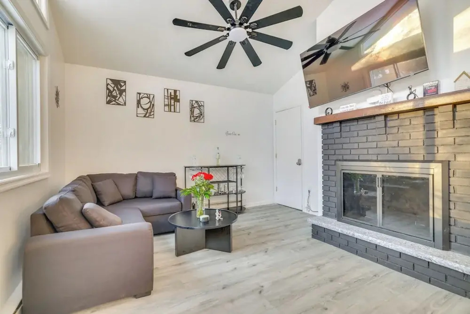 < 7 Mi to Slopes: Inviting Pocono Mtn Retreat!