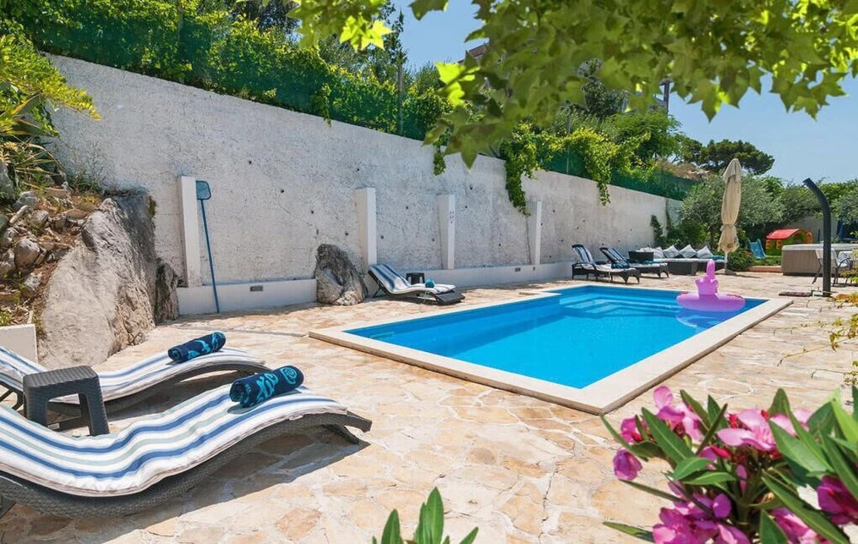 Awesome Home in Lokva Rogoznica with Hot Tub, WiFi, 7 Bedrooms