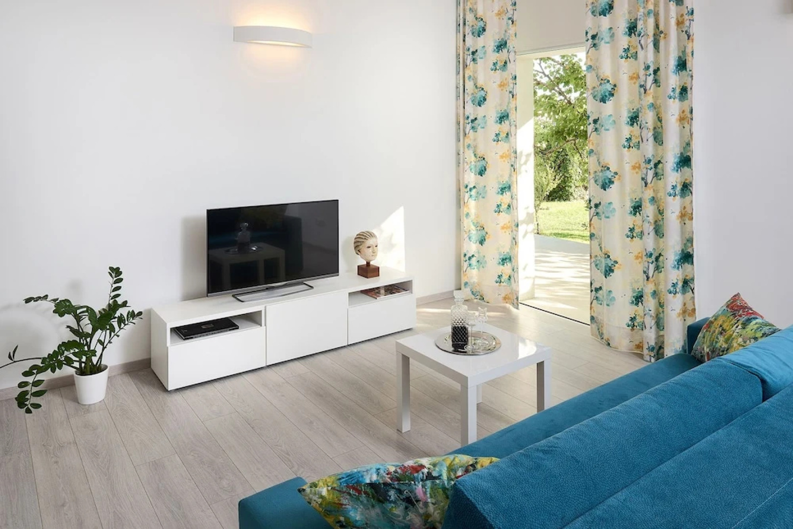 Luxury apartment with private pool Queen Helena